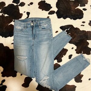American Eagle Outfitters Women's Light Blue Ripped Jeans
